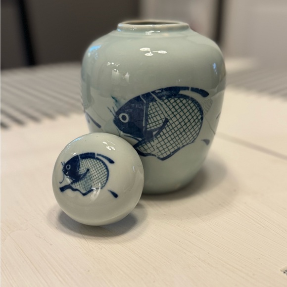 Other - 🐟 Vintage 1970s Koi Fish Ginger Jar 🏮
